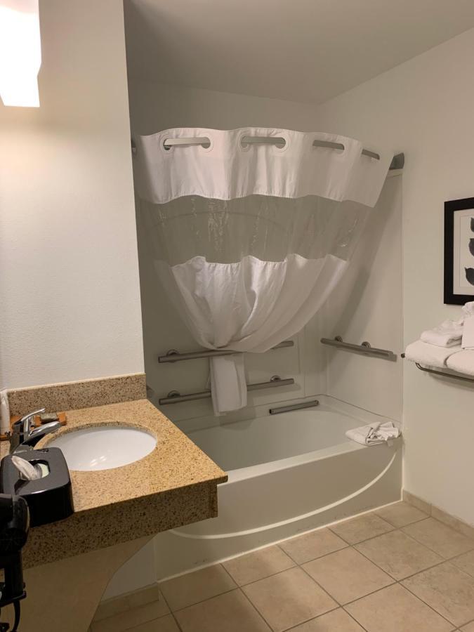 Country Inn & Suites By Radisson, Madison West, Wi Middleton Bagian luar foto