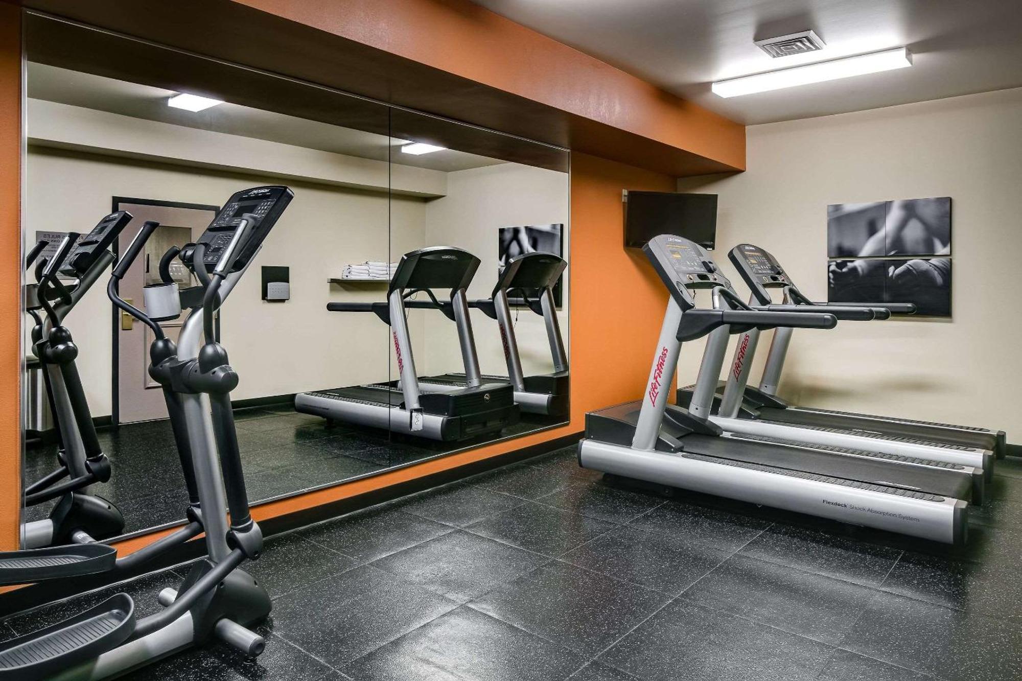 Country Inn & Suites By Radisson, Madison West, Wi Middleton Bagian luar foto